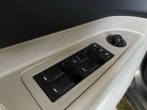 Used 2007 Chrysler 300 Touring image 25