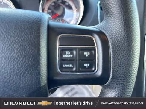 Used 2018 Dodge Grand Caravan SE w/ UConnect Hands-Free Group image 26
