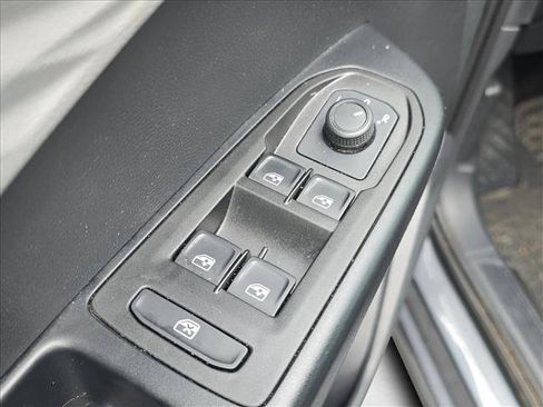 Certified 2023 Volkswagen Taos S FWD image 8