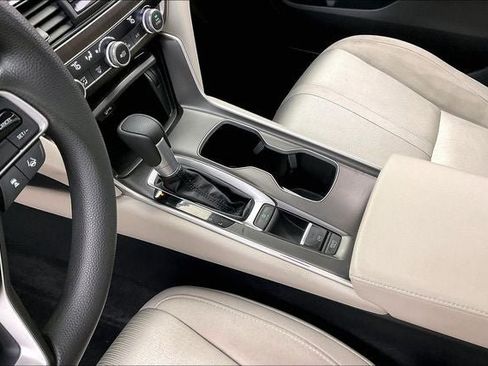 Used 2019 Honda Accord EX image 16