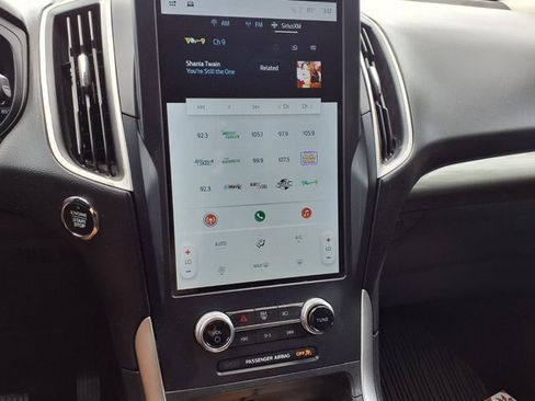 Certified 2023 Ford Edge SE w/ Black Appearance Package AWD/4WD image 3