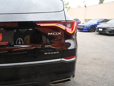 Used 2022 Acura MDX A-Spec image 11