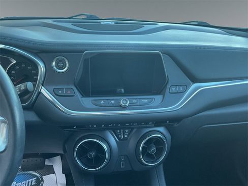 Used 2020 Chevrolet Blazer LT image 11