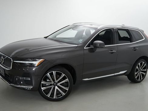 Certified 2023 Volvo XC60 B5 Ultimate AWD/4WD image 3