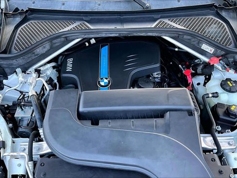 Used 2017 BMW X5 xDrive40e image 32