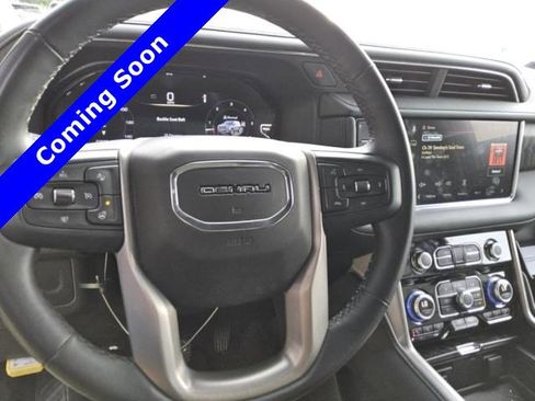 Used 2023 GMC Yukon XL Denali image 15
