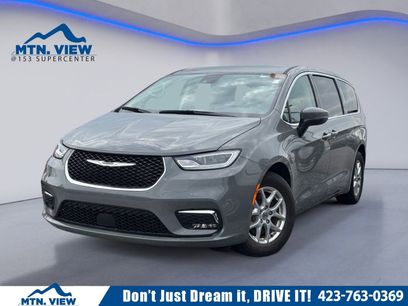 Used 2023 Chrysler Pacifica Touring-L