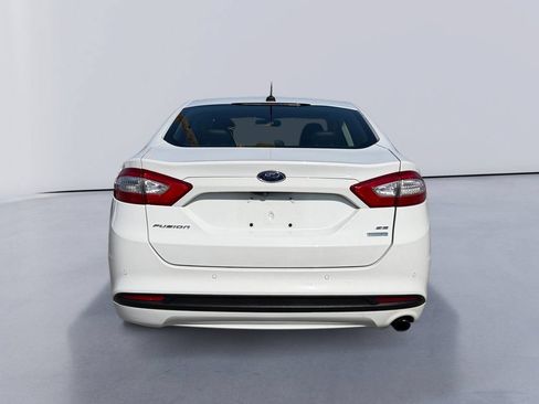 Used 2015 Ford Fusion SE w/ Equipment Group 202A FWD image 4