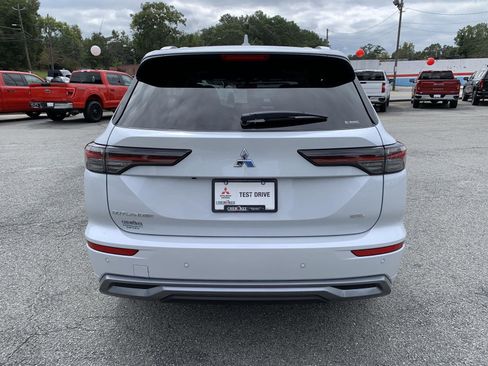 New 2025 Mitsubishi Outlander SEL image 3