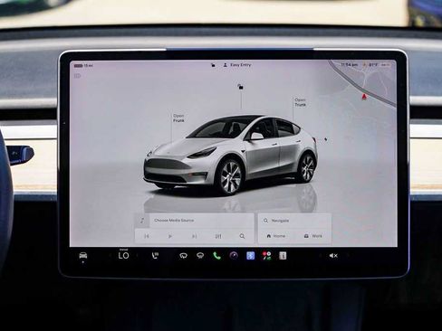 Used 2022 Tesla Model Y Long Range AWD/4WD image 13