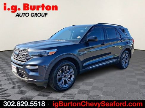 Used 2023 Ford Explorer XLT w/ Equipment Group 202A AWD/4WD image 3