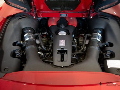 Used 2019 Ferrari 488 Spider RWD image 5