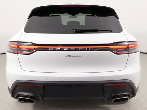 Used 2025 Porsche Macan image 15