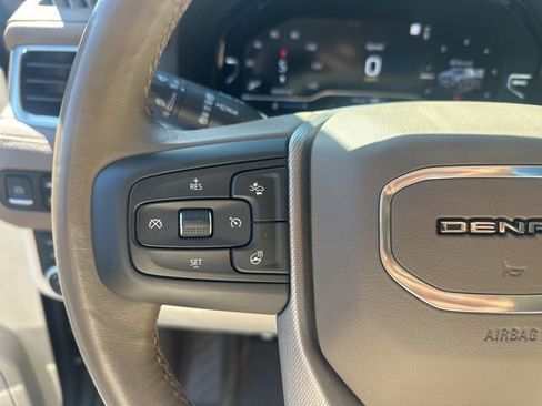 Used 2022 GMC Yukon XL Denali w/ Denali Premium Package image 27