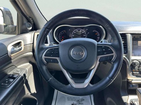 Used 2017 Jeep Grand Cherokee Laredo w/ Quick Order Package 23E AWD/4WD image 18