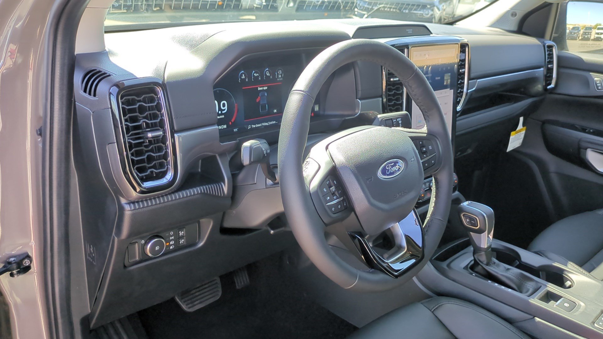 New 2026 Ford Ranger Lariat w/ FX4 Off-Road Package AWD/4WD image 10