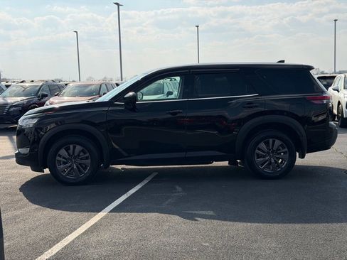 Used 2023 Nissan Pathfinder S image 8