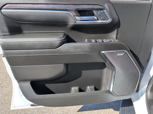 Used 2025 Chevrolet Silverado 1500 LTZ w/ Z71 Off-Road Package image 11