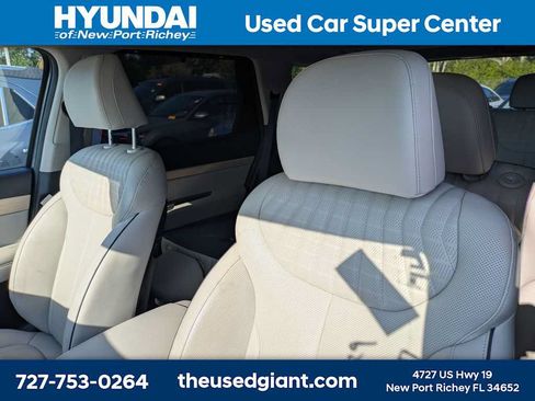 Used 2023 Hyundai Palisade Limited w/ Cargo Package FWD image 3