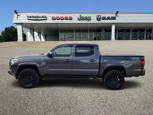 Used 2023 Toyota Tacoma SR AWD/4WD image 3