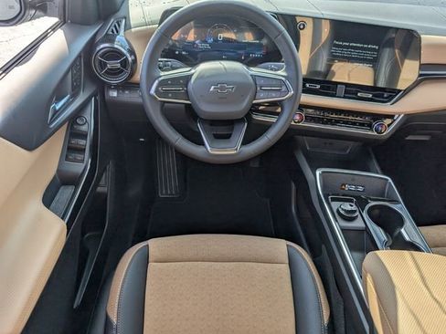 New 2026 Chevrolet Equinox ACTIV w/ Convenience Package III FWD image 7
