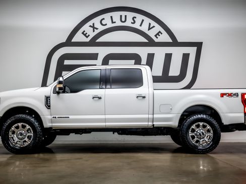 Used 2020 Ford F350 Lariat w/ Lariat Ultimate Package image 5