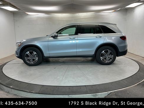 Certified 2022 Mercedes-Benz GLC 300 4MATIC w/ Premium Package Lite image 2