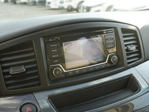 Used 2015 Nissan Quest SV image 11