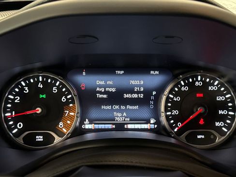 Used 2023 Jeep Renegade Trailhawk w/ Trailhawk Elite Group AWD/4WD image 23