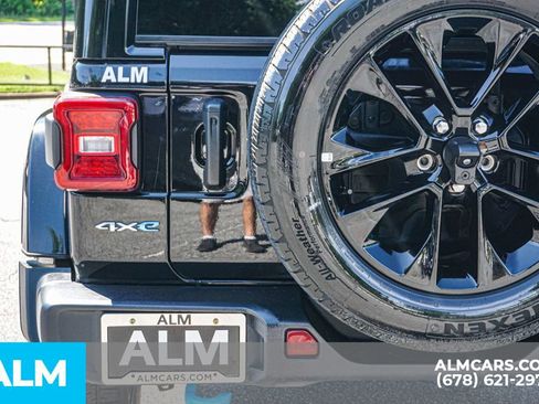 Used 2024 Jeep Wrangler Unlimited Sahara image 13