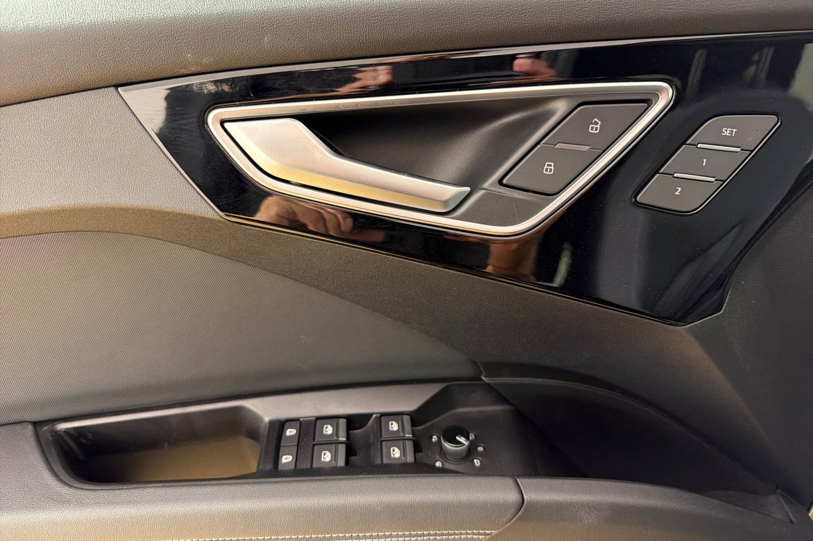 Certified 2023 Audi Q4 e-tron Premium Plus AWD/4WD image 10