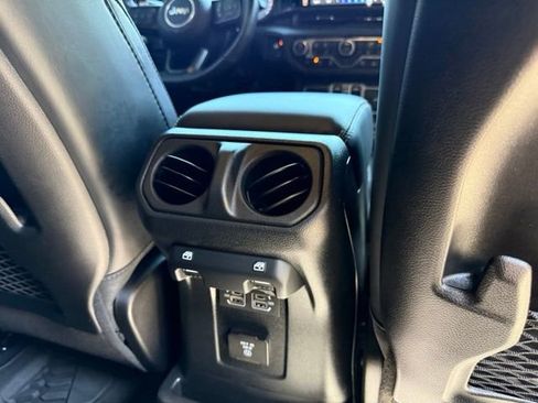 Used 2024 Jeep Wrangler Unlimited Rubicon 392 AWD/4WD image 91