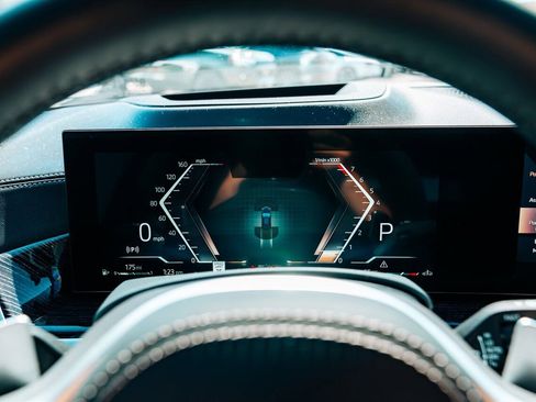 Used 2026 BMW X5 xDrive40i w/ M Sport Package image 30