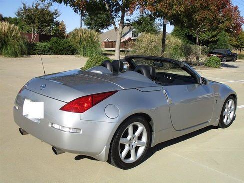 Used 2005 Nissan 350Z Grand Touring RWD image 11