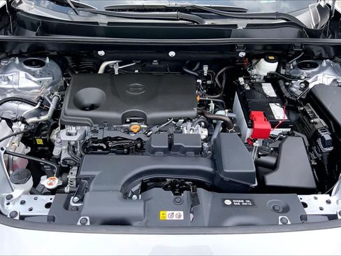 Certified 2025 Toyota RAV4 LE FWD image 31