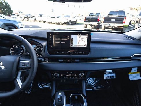 New 2026 Mitsubishi Outlander SE AWD/4WD image 28