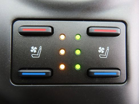 Used 2023 Toyota Camry XSE image 9