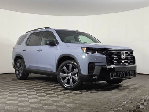 New 2026 Honda Pilot Sport image 2
