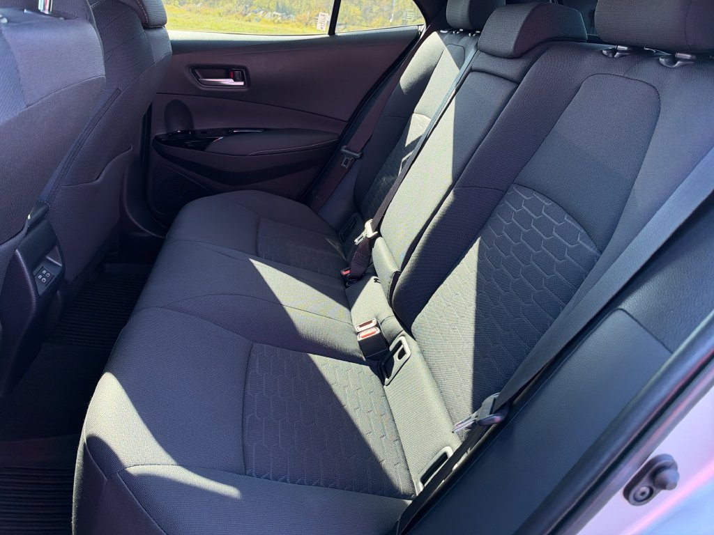Used 2025 Toyota Corolla SE FWD image 14