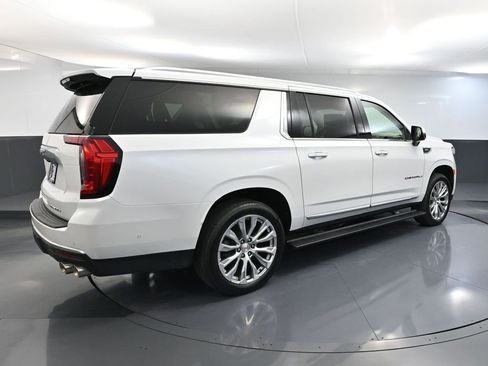 Used 2024 GMC Yukon XL Denali w/ Advanced Technology Package AWD/4WD image 6