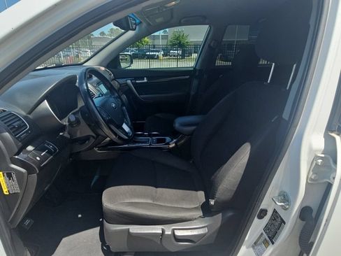 Used 2015 Kia Sorento LX FWD image 12