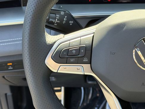 New 2026 Volkswagen Tiguan SE R-Line image 27