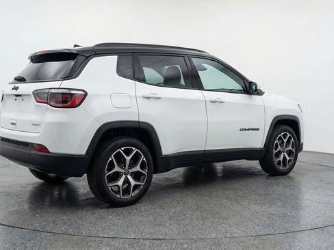 Used 2025 Jeep Compass Limited AWD/4WD image 9