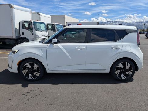 Certified 2023 Kia Soul GT-Line w/ GT-Line Technology Package FWD image 2
