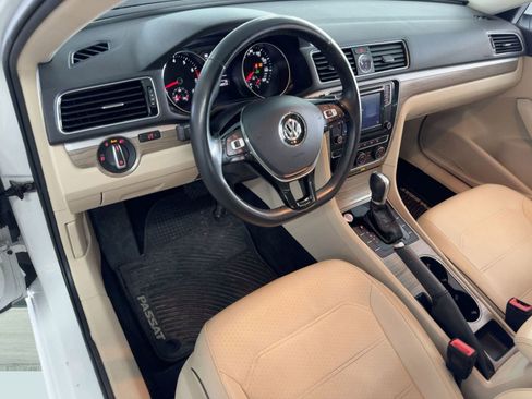 Used 2017 Volkswagen Passat 1.8T SE w/ SE Lighting Package image 4