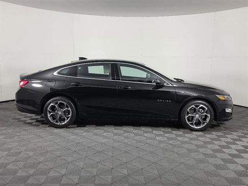Used 2024 Chevrolet Malibu LT FWD image 2
