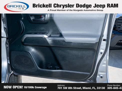 Used 2017 Toyota Tacoma SR5 RWD image 11