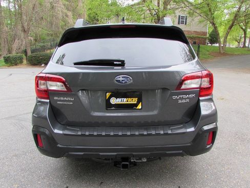 Used 2018 Subaru Outback 3.6R Limited image 5