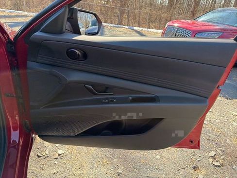 Certified 2025 Hyundai Elantra Sport image 11