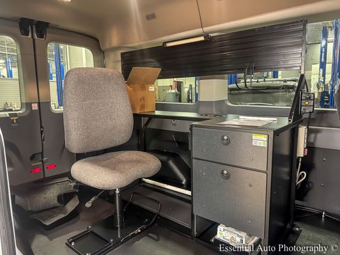 Used 2019 Ford Transit 150 XLT image 21